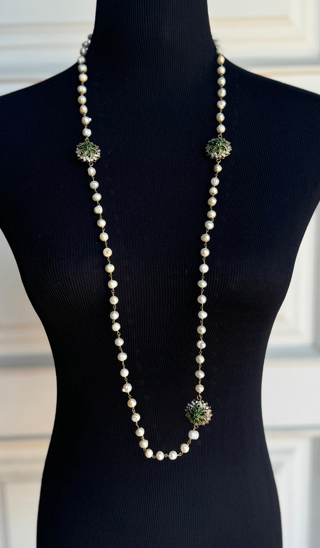 Long 2 way Pearl Strand Necklace - White/Green