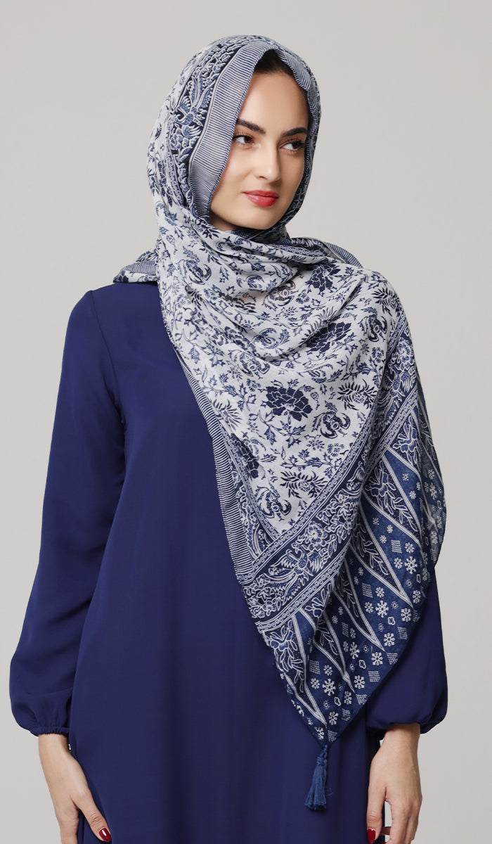 Woman wearing Alineh Non-slip Cotton Striped Wrap Hijab Scarf in Navy Blue/White.