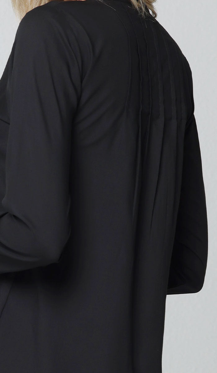 Back details of modest mostly cotton Hurin tunic in Black. 