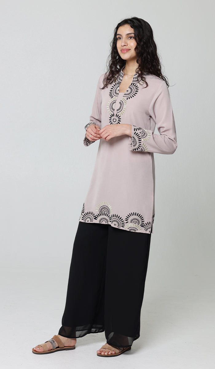 Maha Gold Embellished Long Modest Tunic - Blush - PRÉCOMMANDE (expédié dans 2 semaines)