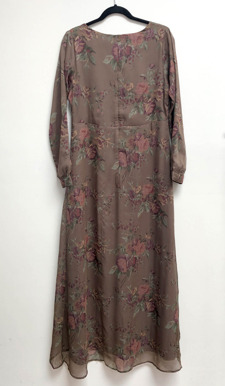 Robe longue en mousseline de soie à imprimé floral Esra Abaya - VENTE FINALE